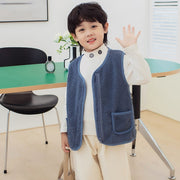 ベスト チョッキ ジレ キッズ 子供用 子ども用 女の子 男の子 ジュニア お揃い ペアルック ノースリーブ 裏起毛 ポケット付き チャック ファスナー ジッパー ボア生地 無地 シンプル カジュアル 可愛い キュート ふわふわ 防寒 秋 冬
