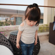 カットソー キッズ ベビー 子供服 女の子 トップス 夏服 半袖 肩出し クルーネック リブ カジュアル 無地 かわいい シンプル お出かけ 定番 グレー ベージュ ピンク