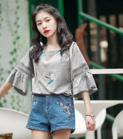 ブラウス 七分袖 レディース 夏服 クルーネック トップス 花柄 ラッパ袖 かわいい おしゃれ お出かけ 通勤 女の子 女性用 婦人用 グレー ホワイト