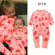 カバーオール 赤ちゃん ベビー 子供服 つなぎ ロンパース ジップアップ 柄 プリント 出産祝い 男の子 女の子 長袖 ラウンドネック 丸首 春 秋