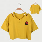刺繍入り半袖Tシャツ ショート丈 ネックデザインTシャツ 薔薇 カットソー Vネック 肌見せ スポーティー 夏 サマー シンプル トップス カジュアル レディース