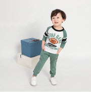 長袖 Tシャツ ラグラン ロンT キッズ 子ども 男の子 トップス 100cm 110cm 120cm 130cm 140cm  90cm グリーン ライン シンプル ラグビーボール 長袖カットソー 切り替え  イラスト プリント 子供服 遊び着 カジュアル 着替え 小学生 幼稚園 保育園 着回し