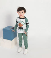 長袖 Tシャツ ラグラン ロンT キッズ 子ども 男の子 トップス 100cm 110cm 120cm 130cm 140cm  90cm グリーン ライン シンプル ラグビーボール 長袖カットソー 切り替え  イラスト プリント 子供服 遊び着 カジュアル 着替え 小学生 幼稚園 保育園 着回し
