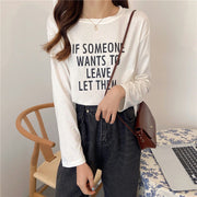 Tシャツ 長袖 レディース 女性 トップス ボートネック カットソー 英字ロゴ ロゴT ロンT シンプル カジュアル かわいい 普段使い デイリー 定番 白 紫