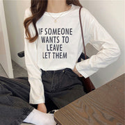 Tシャツ 長袖 レディース 女性 トップス ボートネック カットソー 英字ロゴ ロゴT ロンT シンプル カジュアル かわいい 普段使い デイリー 定番 白 紫