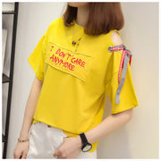 半袖カットソー レディースカットソー トップス Tシャツ レディース 女性 ラウンドネック 半袖 肩出し ショルダーカット 刺繍 英字 アルファベット リボン リボンストラップ チェック柄 サイドスリット シンプル カジュアル オシャレ 夏