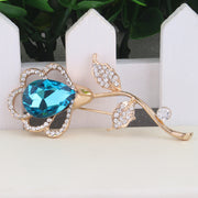 ブローチ ラインストーン ビジュー 花 フラワー レディース アクセサリー キラキラ おしゃれ きれいめ 上品 華やか エレガント 豪華 ゴージャス 可愛い かわいい 大人 女性用 婦人用 ジュエリー 記念日 誕生日 プレゼント 贈り物 ギフト パーティー イベント 結婚式 入学式 卒業式 入園式 卒園式 ワンポイント ファッション 雑貨 小物