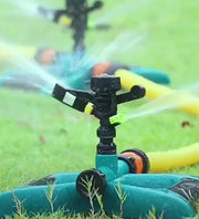 園芸用スプリンクラー 散水機 トリプルアーム スプリンクラー ガーデニング 芝生 庭用 水やり 自動回転 ホース 360度回転 置き型 バタフライ型