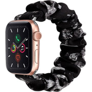 腕時計用ベルト アップルウォッチ用 スマートウォッチ用 シュシュタイプ 布製 レディース 女性 着せ替え 交換ベルト 付け替え series 7 6 5 4 3 2 1 SE 38mm 40mm 41mm 42mm 44mm 45mm おしゃれ かわいい 花柄 ラメ ドット柄 水玉 ヒョウ柄 レインボー カラフル スタイリッシュ 伸縮性 カジュアル メンテナンス 修理交換用品