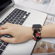 腕時計用ベルト アップルウォッチ用 スマートウォッチ用 シュシュタイプ 布製 レディース 女性 着せ替え 交換ベルト 付け替え series 7 6 5 4 3 2 1 SE 38mm 40mm 41mm 42mm 44mm 45mm おしゃれ かわいい 花柄 ラメ ドット柄 水玉 ヒョウ柄 レインボー カラフル スタイリッシュ 伸縮性 カジュアル メンテナンス 修理交換用品