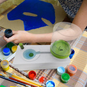 筆洗い 筆洗いバケツ 絵具 画材道具 絵の具 注水 排水 ワンプッシュ式 筆 洗浄 水彩画 アート 水入れ 卓上 タンク付き