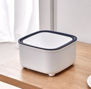 卓上ゴミ箱 ごみ箱 ダストボックス 蓋付き プッシュ式 ワンタッチ コンパクト 小型 ミニサイズ ごみ入れ くず入れ 四角型 スクエア デスク オフィス 自宅 寝室 洗面所 日用品雑貨 小さめ 小さい インテリア小物 おしゃれ スタイリッシュ かわいい きれいめ 白 青 橙 灰