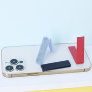 スマホスタンド 折り畳み 折りたたみ 貼り付け 粘着 キックスタンド 携帯スタンド メタル 薄型 ミニ コンパクト 縦置き 横置き 卓上 動画視聴 テレワーク 会議 簡単取り付け 便利