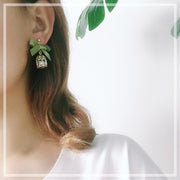 ピアス イヤリング フェイクパール リボン 揺れる ロングピアス レディース アクセサリー 可愛い エレガント ゴールドカラー グリーン