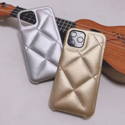 iPhoneケース カバー スマホケース 軽量 キルティング風 シンプル 無地 ソフト TPU フェイクレザー 耐衝撃 背面保護