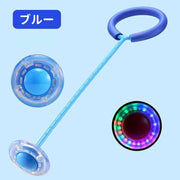 スキップボール ジャンプリング ジャンピングリング 子供 足かけリング スキップジャンプ 縄跳び 電池式 光る 回転 ワンフット シンプル 足首 運動 フィットネス トレーニング 屋外 青 ピンク 緑 赤