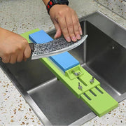 砥石台 砥石スタンド 研ぎ石ホルダー キッチン用品 シンク用 シンクブリッジ 包丁砥石 包丁研ぎ プラスチック 研ぎ石固定 滑り止め 便利 調整可能