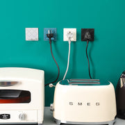 粘着フック 同色2個セット ケーブルクリップ 壁付け 折りたたみ式 多用途 粘着テープ 収納 配線 USB 整理整頓 日用品雑貨 ケーブルホルダー コードホルダー 巻き付け式 スマホスタンド リモコンスタンド PCアクセサリー スクエア 四角 格子柄 単色 充電ケーブル まとめる 絡みにくい 落下防止 壁用 シンプル おしゃれ キッチン テレビ台 インテリア雑貨 寝室 テレビ台 浴室 洗面所 かわいい カジュアル 黒 白 灰 ネイビー
