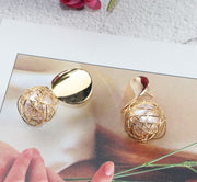 ピアス レディースピアス アクセサリー フェイクパール ラウンド プレート スタッドピアス 両耳 レディース おしゃれ プレゼント 誕生日 お出かけ デート