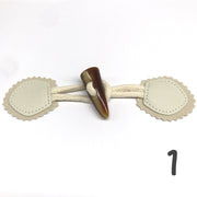 ダッフルボタン トグルボタン 同色4個セット ハンドメイド用品 手芸用品 ダッフルコート用ボタン 紐付き 牛角風 クラフトパーツ