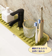 蛇口水切りマット シンクマット 蛇口用 水切り 歯ブラシホルダー 滑り止め キッチン用品 蛇口下 水滴キャッチ 水撥ね 丸洗い 洗面所 汚れ防止
