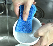 キッチンブラシ シリコンたわし キッチン用品 水回り スポンジ 両面 柔らかい ブラシ たわし 掃除 皿洗い 洗浄 食器洗い 壁掛け収納 衛生的 シンプル