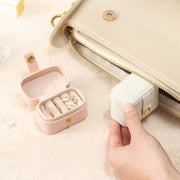 アクセサリーケース アクセサリーボックス リングケース リングボックス 収納 指輪 ピアス イヤリング コンパクト コンパクトケース 持ち運び おしゃれ 旅行
