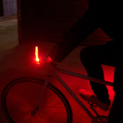 自転車ライト ハンドルライト LED 夜間走行 方向指示器 雨 雨天 警告 交通安全 簡単取り付け レッド 赤色灯 ブルー ロードバイク 防水 サイクルライト 電池式 明るい 角度調節可能
