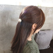 ヘアクリップ バンスクリップ クロウクリップ レディース ヘアアクセサリー 髪留め 髪飾り ヘアアレンジ まとめ髪 シンメトリー フェイクパール シンプル カジュアル かわいい おしゃれ ガーリー 上品 清楚 インスタ映え ペアルック お揃い 親子 友達 女性 女子 婦人 ガールズ 大人 おとな 子ども 子供 プレゼント 贈り物 プチギフト 外出 お出かけ おめかし お呼ばれ