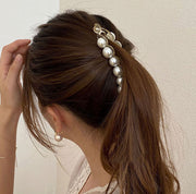 バナナクリップ ヘアクリップ レディース 女性用 髪留め 髪飾り ヘアアクセサリー ヘアアレンジ まとめ髪 きれいめ フェイクパール 大人上品 フォーマル パーティー ギフト プレゼント 贈り物 お出かけ お呼ばれ デート 女子会 オフィス 婦人用 ファッション小物