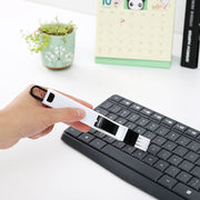 隙間ブラシ 単品 1本 クリーナブラシ お掃除ブラシ ミニちりとり付き 一体型 日用品雑貨 掃除用品 吊り下げ 窓サッシ 溝ブラシ 多機能ブラシ すきま 隙間 隅 細かい 清掃 水回り パソコン キーボード ガスコンロ 台所 キッチン ほこり取り ホコリ シンプル コンパクト