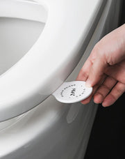 便座用 取っ手 ハンドル 持ち手 リフター トイレ用品 上げ下げ 蓋 衛生的 清潔 手が汚れない 触れない 触らない スポンジ 両面テープ 洋式便器 便器シート トイレリッド フタ ふた 取り付け簡単 簡単設置 ロゴ リーフ 葉 サボテン 植物 ホワイト ブラック 北欧風 ボタニカル モダン シンプル おしゃれ お洒落