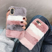 iPhoneケース スマートフォンケース スマホ 背面保護 カバー ボア もこもこ ふわふわ 可愛い おしゃれ ボーダー カジュアル iPhone13 Pro ProMax mini 12 11 アイフォン アイフォーン スマートフォンアクセサリー ピンク グレー