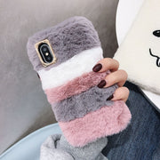 iPhoneケース スマートフォンケース スマホ 背面保護 カバー ボア もこもこ ふわふわ 可愛い おしゃれ ボーダー カジュアル iPhone13 Pro ProMax mini 12 11 アイフォン アイフォーン スマートフォンアクセサリー ピンク グレー