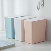 卓上ゴミ箱 ごみ箱 ダストボックス 蓋付き コンパクト 小型 ミニサイズ ごみ入れ くず入れ 四角型 スクエア デスク オフィス 自宅 寝室 洗面所 日用品雑貨 小さめ 小さい インテリア小物 おしゃれ スタイリッシュ かわいい きれいめ 白 青 ピンク