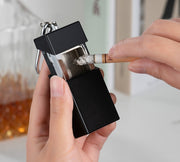 携帯灰皿 小型灰皿 灰皿 アッシュトレイ 喫煙用具 カラビナ付き ポータブル 持ち運び 持ち歩き ミニ灰皿 スライド式 蓋付き 吸い殻入れ 火消 金属製 無地 炎 迷彩 大理石柄 通勤 アウトドア お出かけ シンプル カジュアル 銀色 橙 黒 緑