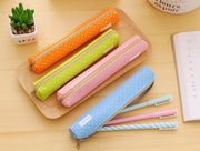 ペンケース 筆箱 筆記用具入れ 鉛筆入れ 文房具 ペン入れ 小物入れ コンパクト ファスナー ドット かわいい シンプル おしゃれ 勉強 仕事 収納