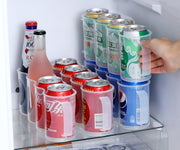 缶収納ラック 缶ストッカー 4本 収納ボックス 取っ手付き ビンホルダー 瓶ストッカー 冷蔵庫 庫内 パントリー キャビネット 棚収納 整理整頓 ラック 缶ビール 缶チューハイ 缶ジュース 瓶ビール 縦置き クリアカラー 便利グッズ シンプル