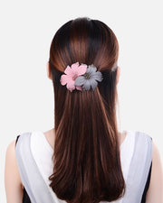 バレッタ ヘアアクセサリー レディース キッズ 女の子 花 フラワーモチーフ ラインストーン キラキラ 髪留め 髪飾り まとめ髪 ヘアアレンジ 存在感 大ぶり 上品 エレガント かわいい おしゃれ 結婚式 普段使い 女性 女児