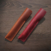 ペンケース 筆記具入れ ペンカバー レザー 手造り レトロ スリム 小さい コンパクト おしゃれ かっこいい 贈り物 プレゼント 記念品 大人 社会人 カラバリ豊富