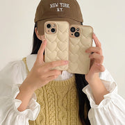 スマホカバー スマホケース iPhone用カバー iPhone用ケース レディース 女性 スマホアクセサリー スマホ関連雑貨 スマホ周辺雑貨 クッション素材 ハート ステッチ オフホワイト シンプル ガーリー カジュアル 可愛い キュート ポップ おしゃれ