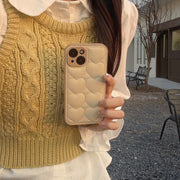 スマホカバー スマホケース iPhone用カバー iPhone用ケース レディース 女性 スマホアクセサリー スマホ関連雑貨 スマホ周辺雑貨 クッション素材 ハート ステッチ オフホワイト シンプル ガーリー カジュアル 可愛い キュート ポップ おしゃれ