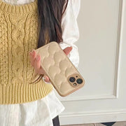 スマホカバー スマホケース iPhone用カバー iPhone用ケース レディース 女性 スマホアクセサリー スマホ関連雑貨 スマホ周辺雑貨 クッション素材 ハート ステッチ オフホワイト シンプル ガーリー カジュアル 可愛い キュート ポップ おしゃれ