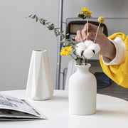 フラワーベース 花瓶 花びん 花器 セラミック 陶器 インテリア ホワイト おしゃれ シンプル 卓上 無地 装飾 リビング 玄関