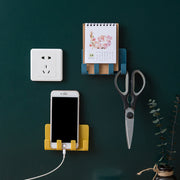 ウォールフック スマホホルダー 充電スタンド 壁掛け キーフック 鍵掛け 粘着テープ 穴あけ不要 取り付け簡単 コード巻き ケーブル収納 小物掛け 引っ掛け 壁面 シンプル 玄関 洗面所