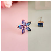 ピアス レディースアクセサリー アクセ 左右非対称 フラワー 花 フラワーモチーフ クリアブルー エレガント 上品 ファッション おしゃれ 二次会 結婚式 パーティー お呼ばれ プレゼント ギフト 贈り物