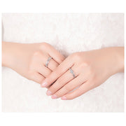 指輪 リング ダブルリング カップルリング 結婚指輪 婚約指輪 二連リング シルバーカラー クリスタル風 ダイヤ風 細身 きれい 美しい 繊細 上品 結婚 婚約 男性 女性 カップル