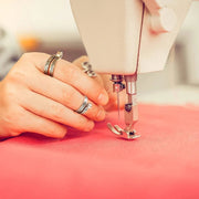 ヤーンガイド 指ぬき かぎ編み リング 指輪 ループ 編物道具 手芸用品 ハンドメイド 手作り かわいい おしゃれ アンティーク風 レトロ風 糸ガイド 手編み