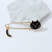 猫ブローチ キルトピン ストールピン レディース アクセサリー ファッション小物 ネコフェイス しっぽ 揺れる モノトーン 白 黒 ブラック ホワイト マフラー ストール 留め具 安全ピン ネコ ねこ カジュアル プレゼント ギフト ミニギフト 誕生日