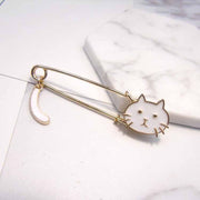 猫ブローチ キルトピン ストールピン レディース アクセサリー ファッション小物 ネコフェイス しっぽ 揺れる モノトーン 白 黒 ブラック ホワイト マフラー ストール 留め具 安全ピン ネコ ねこ カジュアル プレゼント ギフト ミニギフト 誕生日